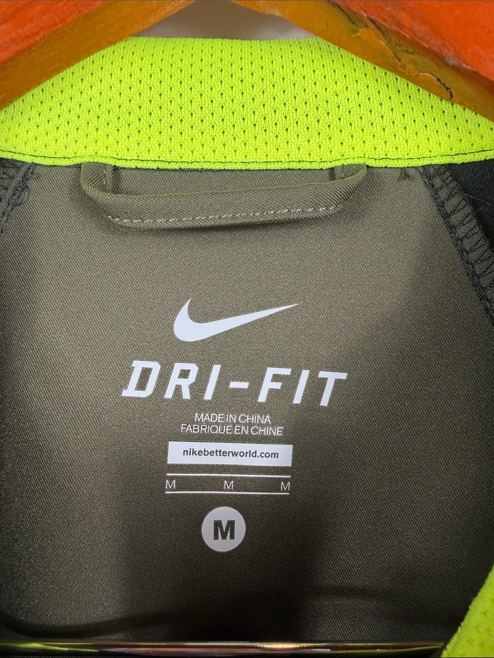 Nike Dri-FIT Men's Olive Green & Black Full-Zip Jacket with Volt Accents. Size M - Picture 2 of 9